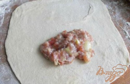 Чебуреки с мясом на молоке и сыворотке Чебуреки с мясом на молоке и сыворотке