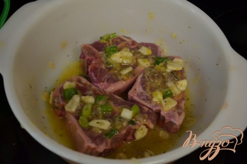 Молодой барашек с анчоусами, чесноком и лимоном Молодой барашек с анчоусами, чесноком и лимоном
