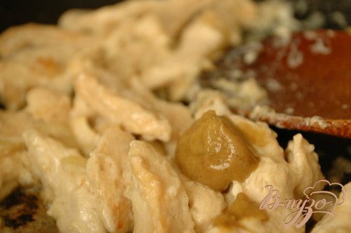Гратен с куриным филе, вермишелью и сыром Гратен с куриным филе, вермишелью и сыром