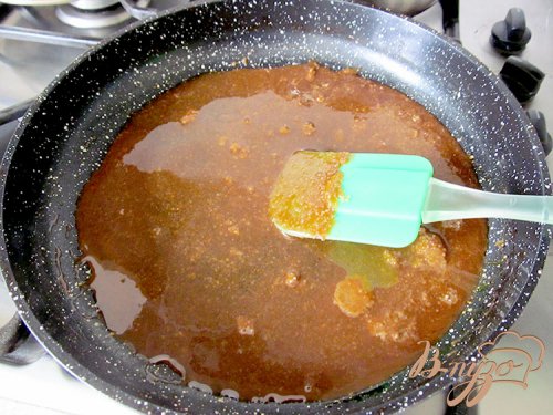 Тарталетки с шоколадно-ореховой карамелью и сливками Тарталетки с шоколадно-ореховой карамелью и сливками