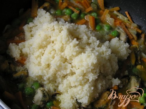 Кальмары, фаршированные мидиями, овощами и кус-кусом Кальмары, фаршированные мидиями, овощами и кус-кусом