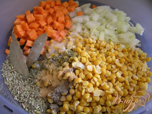Гороховый суп с копченым кальмаром Гороховый суп с копченым кальмаром