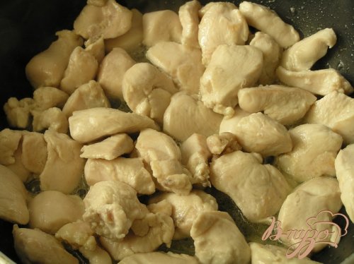Курица с рисом под соусом "Морнэ" Курица с рисом под соусом "Морнэ"