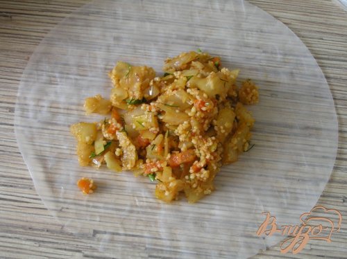 Спринг-роллы с овощами, кус-кусом и зеленью Спринг-роллы с овощами, кус-кусом и зеленью