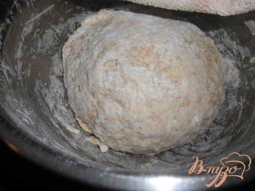 Пицца с колбасой и сосисками Пицца с колбасой и сосисками