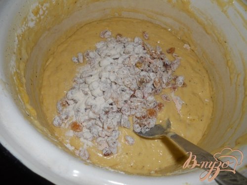 Сметанные куличи с изюмом Сметанные куличи с изюмом