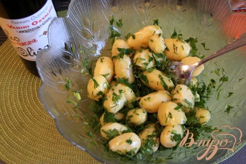 Греческий картофельный салат с фетой Греческий картофельный салат с фетой
