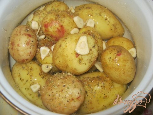 Картофель под сыром в фольге Картофель под сыром в фольге