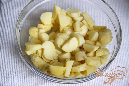 Картофельный салат с зелёной фасолью, маслинами и помидорами Картофельный салат с зелёной фасолью, маслинами и помидорами