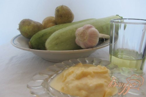 Картофель с кабачками под сметанным соусом. Картофель с кабачками под сметанным соусом.