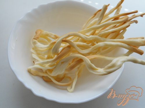 Салат с копченым сыром сулугуни Салат с копченым сыром сулугуни