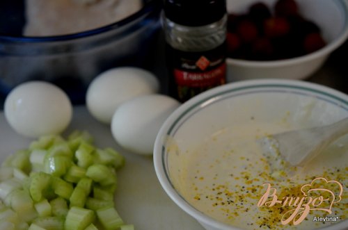 Салат с тунцом и виноградом Салат с тунцом и виноградом