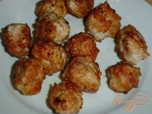 Киш с помидорами черри и мясными шариками Киш с помидорами черри и мясными шариками