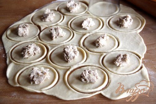 Вареники с мясом из заварного теста на белках Вареники с мясом из заварного теста на белках