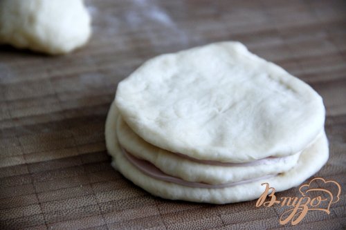 Булочки с колбасой Булочки с колбасой