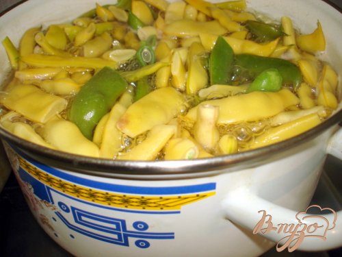 Стручковая фасоль с копчёными сосисками Стручковая фасоль с копчёными сосисками