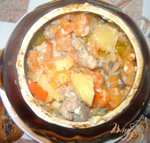 Жаркое с грибами и свининой в горшочках Жаркое с грибами и свининой в горшочках