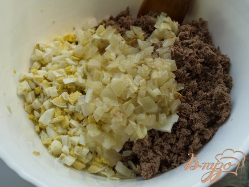 Мясные расстегаи с луком и яйцом Мясные расстегаи с луком и яйцом
