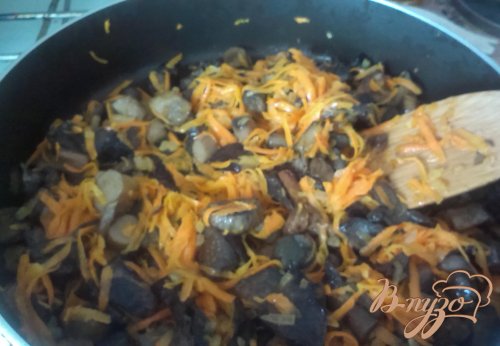 Жаркое с курицей и грибами в горшочках Жаркое с курицей и грибами в горшочках