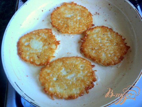 Драники с грибным соусом Драники с грибным соусом