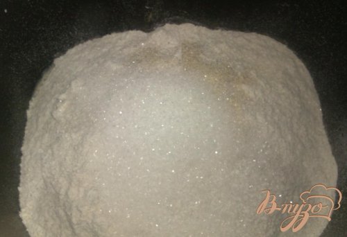Хлеб с копчеными колбасками сыром и чесноком Хлеб с копчеными колбасками сыром и чесноком