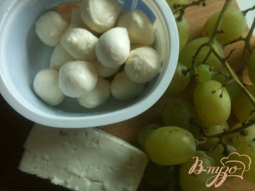 Маринованный виноград с сыром Маринованный виноград с сыром