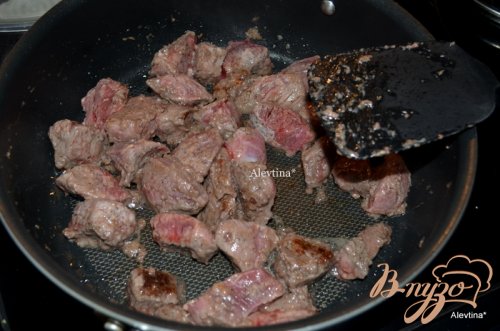 Говяжье рагу с грибами и розмарином Говяжье рагу с грибами и розмарином