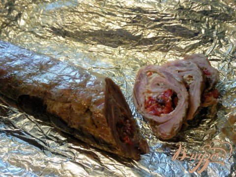 Рулет из кролика с вишней Рулет из кролика с вишней