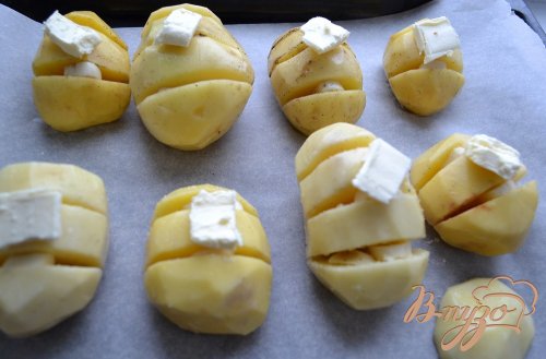 Картофель, запеченный с чесноком Картофель, запеченный с чесноком
