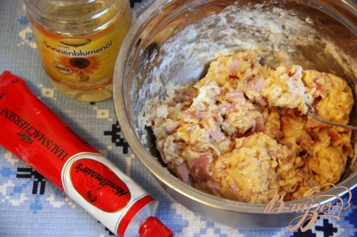 Закусочный кекс с ветчиной, горчицей и сыром Закусочный кекс с ветчиной, горчицей и сыром