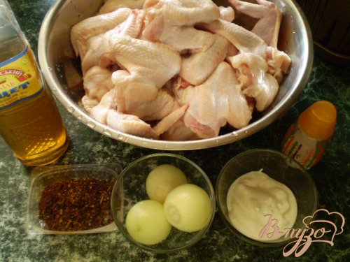 Куриные крылья в луковом соке Куриные крылья в луковом соке