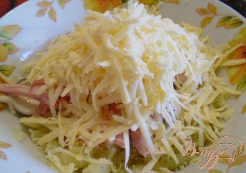 Картофель фаршированный сыром и колбасой Картофель фаршированный сыром и колбасой