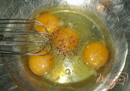 Омлет с зеленым горошком, луком и сыром Омлет с зеленым горошком, луком и сыром