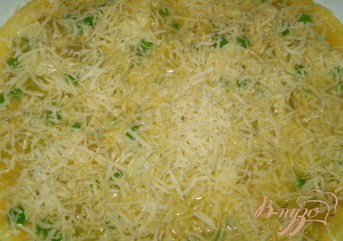Омлет с зеленым горошком, луком и сыром Омлет с зеленым горошком, луком и сыром