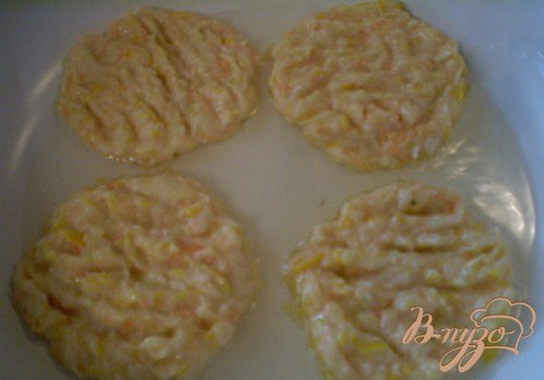 Оладьи кабачковые с морковью и чесноком Оладьи кабачковые с морковью и чесноком