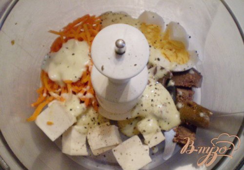 Печеночная закуска на хлебных цветочках Печеночная закуска на хлебных цветочках