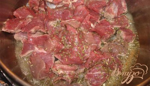 Мясо с гарниром из риса, с черносливом и черемшой Мясо с гарниром из риса, с черносливом и черемшой