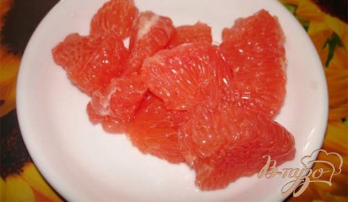 Cалат с рукколой, свеклой и грейпфрутом Cалат с рукколой, свеклой и грейпфрутом