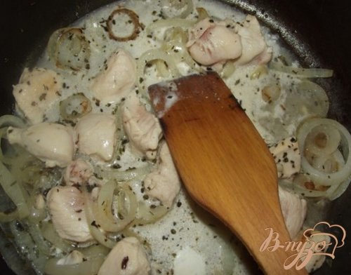Запеченный макароны с курицей и сыром Запеченный макароны с курицей и сыром
