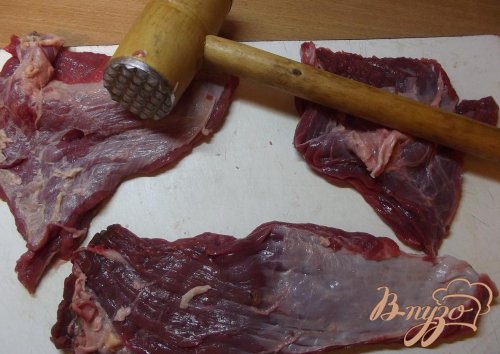 Рулеты говяжьи с луком Рулеты говяжьи с луком