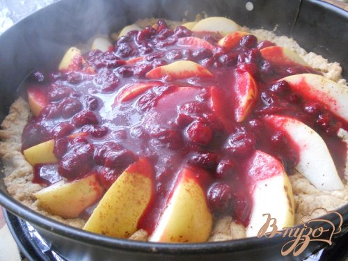 Пирог с грушами и вишней Пирог с грушами и вишней