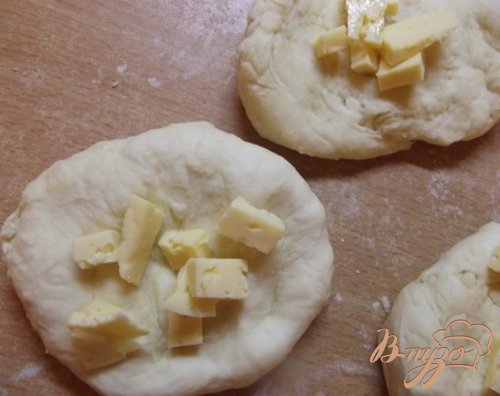 Булочки с сырной начинкой Булочки с сырной начинкой