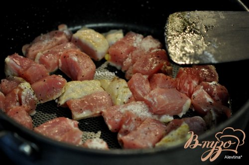 Cвинина с овощами и яичной лапшой Cвинина с овощами и яичной лапшой