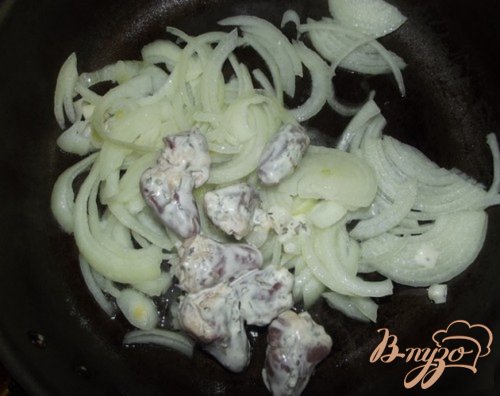 Капуста тушеная с куриными сердечками Капуста тушеная с куриными сердечками