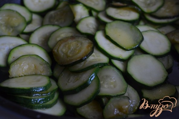 Открытый пирог с цукини и копченой курицей Открытый пирог с цукини и копченой курицей
