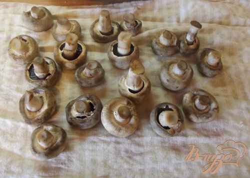 Шампиньоны фаршированные курицей Шампиньоны фаршированные курицей