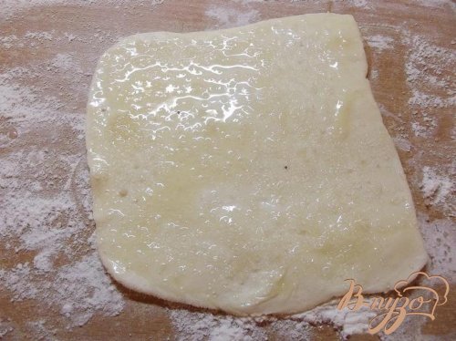 Слойки с грушей и орехами Слойки с грушей и орехами