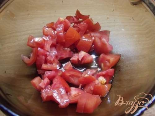 Тарталетки с помидорами и курицей Тарталетки с помидорами и курицей