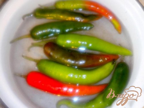 Маринованный перец чили Маринованный перец чили