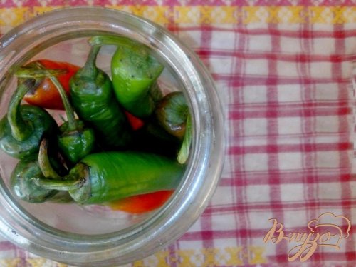 Маринованный перец чили Маринованный перец чили